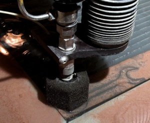 A víz munkaeszközként történő kezelése abrazív vízsugaras vágógép